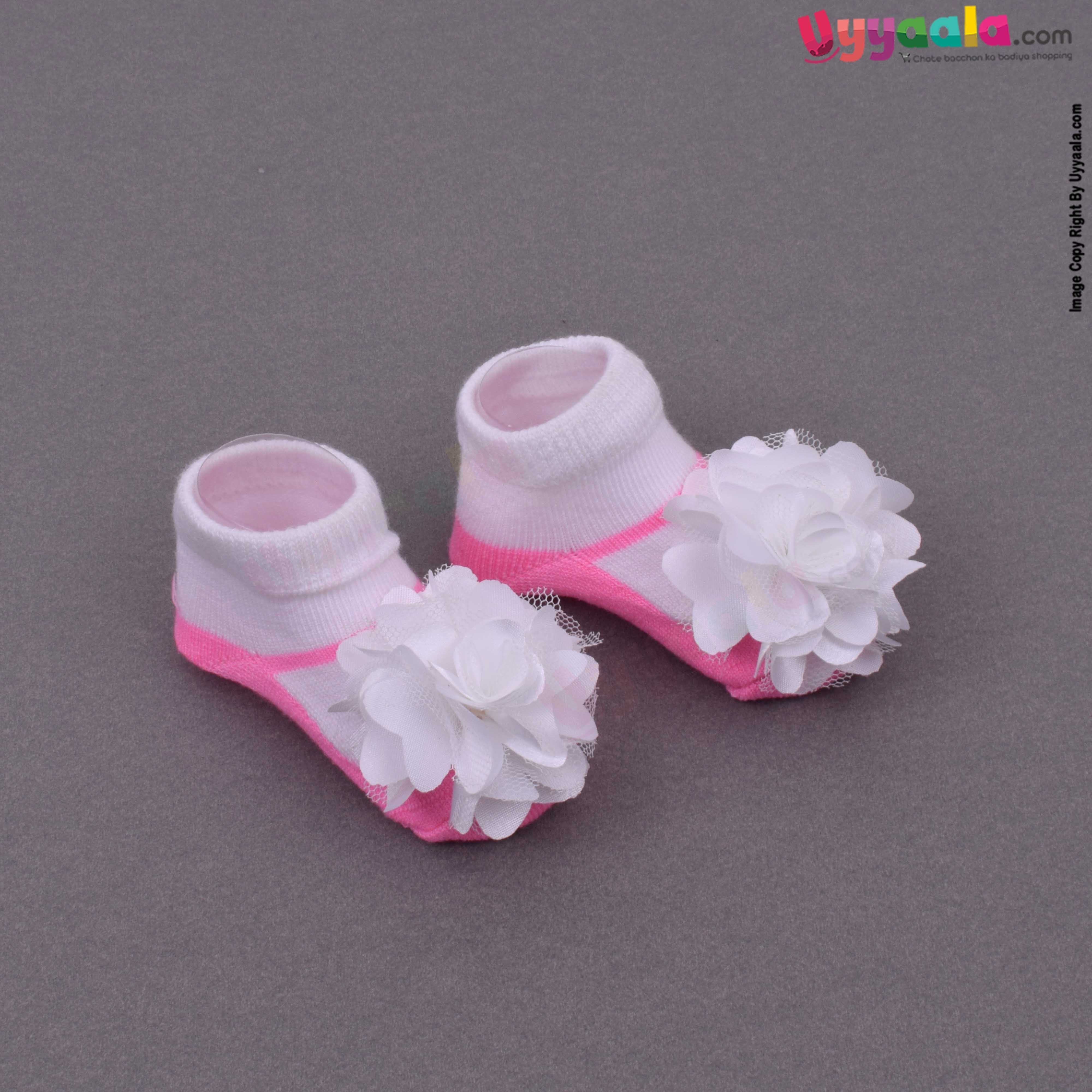 BABY Accessory set for kids with cap and socks - white, 0-12 months