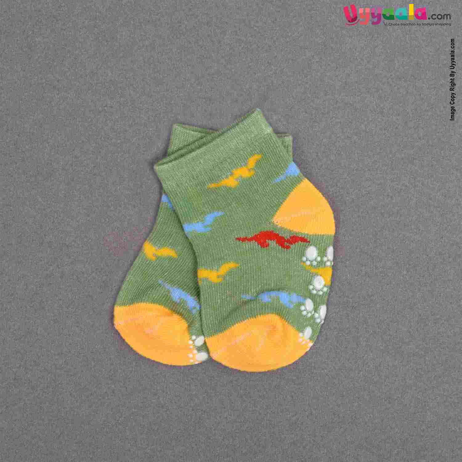 Buy Baby Socks in Soft Cotton Woolen Fabric Online in India at uyyaala.com