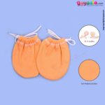 Tying model mittens set for newborn babies