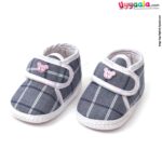 Baby cloth shoes for newborn with rabbit patch, checks print