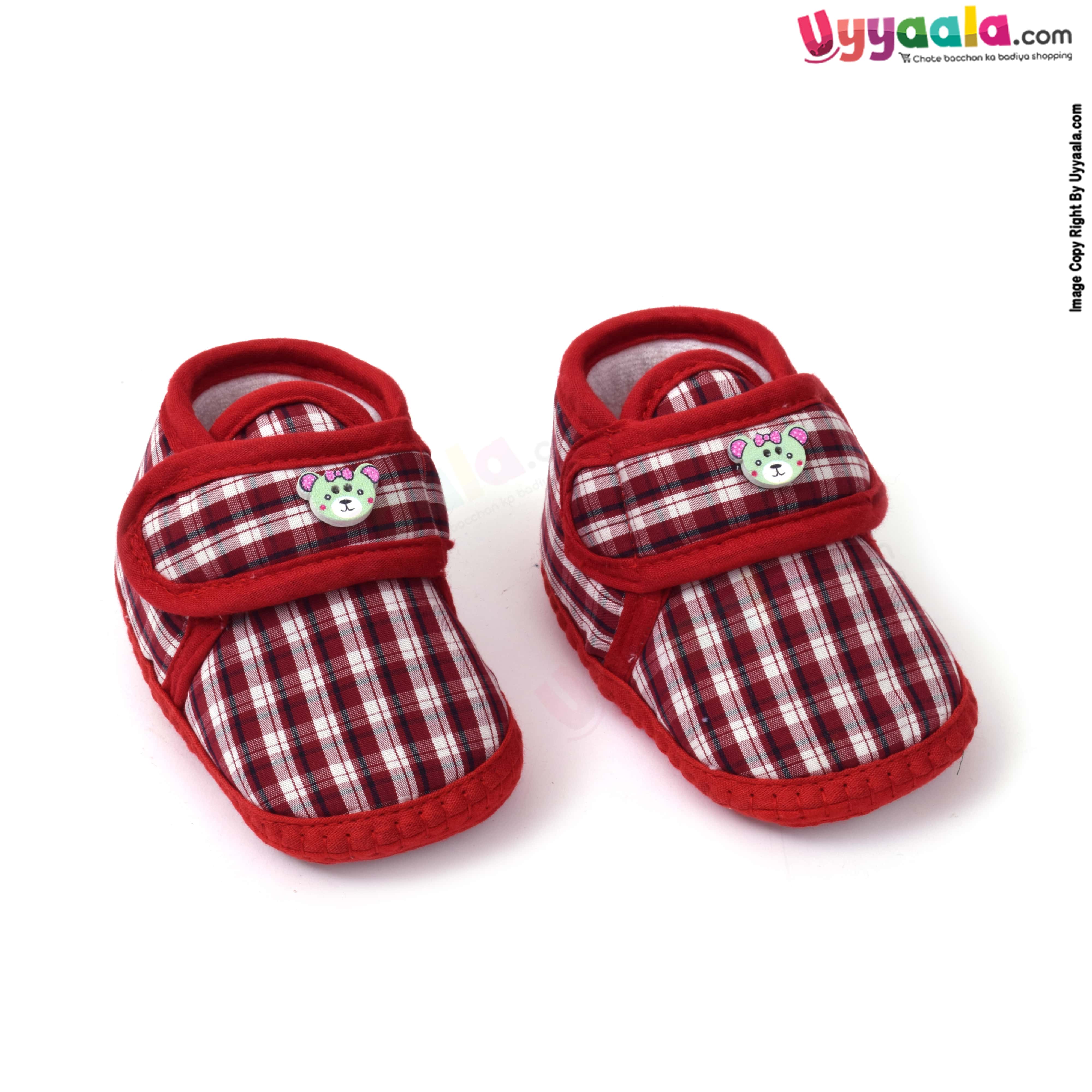 Baby cloth shoes for newborn bear patch, with checks print